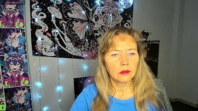 Carla Vogue online show from December 15, 3:00 am