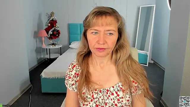 Carla Vogue online show from December 21, 2:51 am