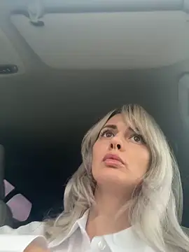 blondegirlx online show from November 4, 11:20 am