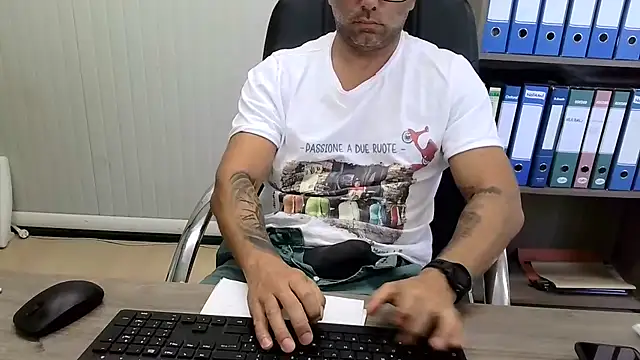 Evasionee online show from July 28, 3:21 pm