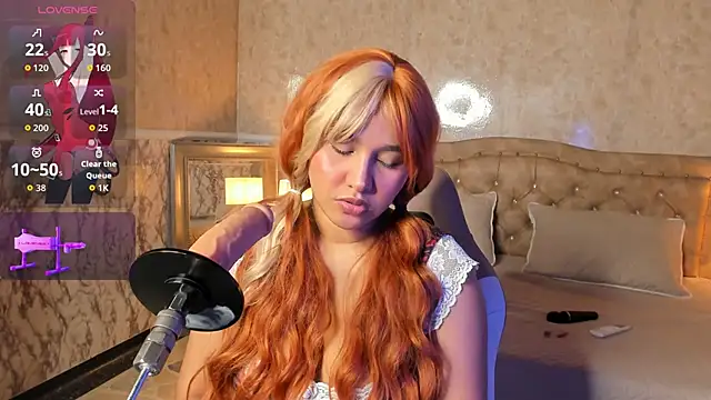 Snapshot of WhitneySweet chatting on November 4, 4:33 am WhitneySweet online show from November 4, 4:33 am