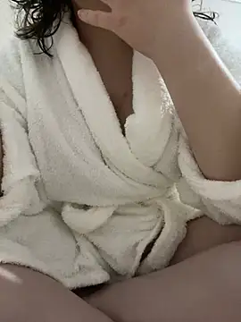 Snapshot of Angeldoram chatting on February 26, 7:35 pm Angeldoram online show from February 26, 7:35 pm