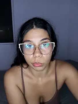 Snapshot of Angeeelina@xh chatting on November 11, 12:32 am Angeeelinaxh online show from November 11, 12:32 am