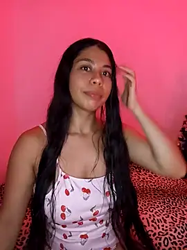 Snapshot of Angeeelina@xh chatting on December 1, 4:28 am Angeeelinaxh online show from December 1, 4:28 am