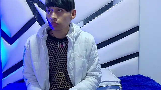 ALEXANDRO BOVER online show from November 1, 7:16 pm