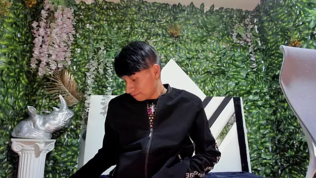 ALEXANDRO BOVER online show from December 18, 9:32 pm