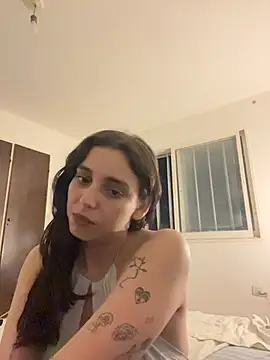 Snapshot of gigi333regi chatting on February 20, 1:02 am gigi333regi online show from February 20, 1:02 am