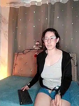 eva delight  online show from November 17, 11:38 am