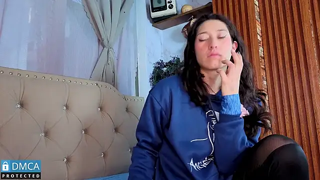 eva delight  online show from January 14, 11:05 am