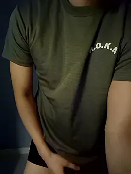 Snapshot of yuta_00 chatting on February 20, 5:13 pm yuta 00 online show from February 20, 5:13 pm