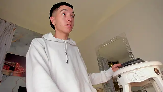Snapshot of Dallen_Grant chatting on July 1, 12:40 pm Dallen Grant online show from July 1, 12:40 pm