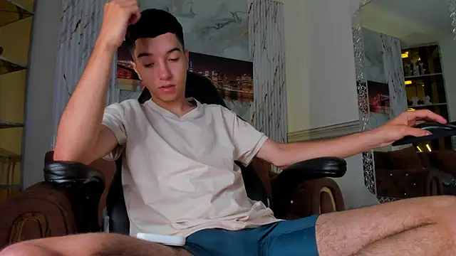 Snapshot of Dallen_Grant chatting on July 3, 12:33 pm Dallen Grant online show from July 3, 12:33 pm