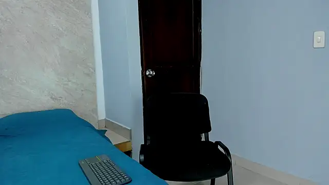 Sarahh-19 online show from December 16, 11:59 am