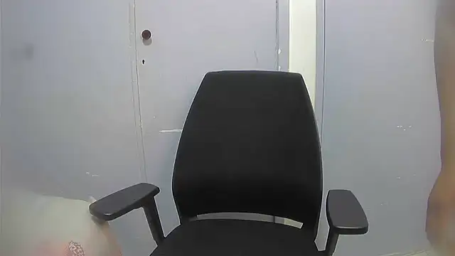 Snapshot of ThePeacheese chatting on December 13, 8:04 pm ThePeacheese online show from December 13, 8:04 pm