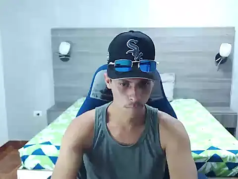 wiltom  online show from December 3, 3:36 am