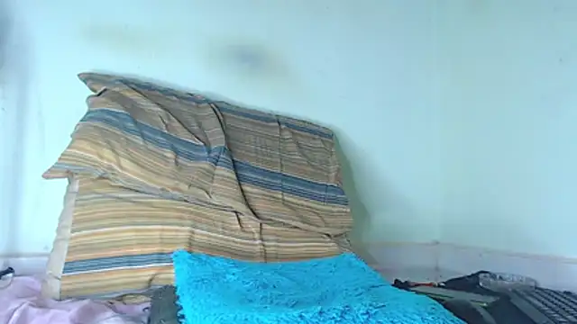 Snapshot of Clouer_glow16 chatting on July 8, 7:02 am Clouer glow16 online show from July 8, 7:02 am