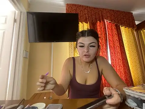 Snapshot of rosie-hipstergal chatting on June 15, 1:46 pm rosie-hipstergal online show from June 15, 1:46 pm
