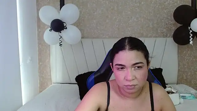 AliceSmity  online show from February 12, 12:00 pm