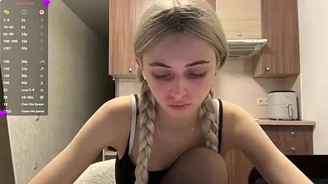 AidaGloshen online show from May 18, 3:29 pm