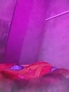 Snapshot of desicoupleNoon chatting on October 31, 5:03 pm desicoupleNoon online show from October 31, 5:03 pm