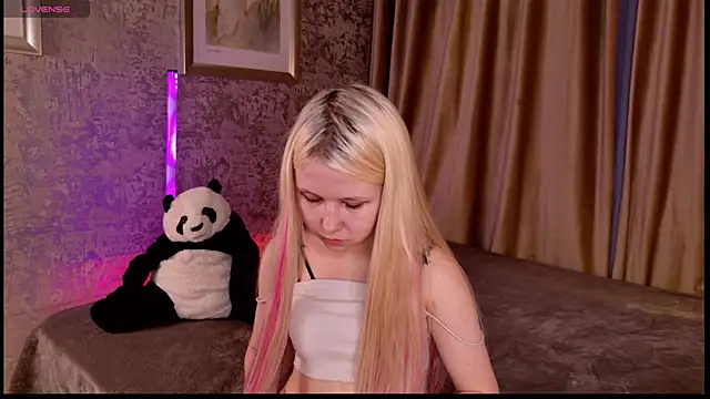 VivieSunn online show from April 26, 3:42 pm