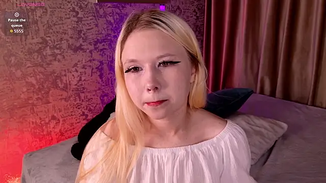 VivieSunn online show from June 19, 2:54 pm
