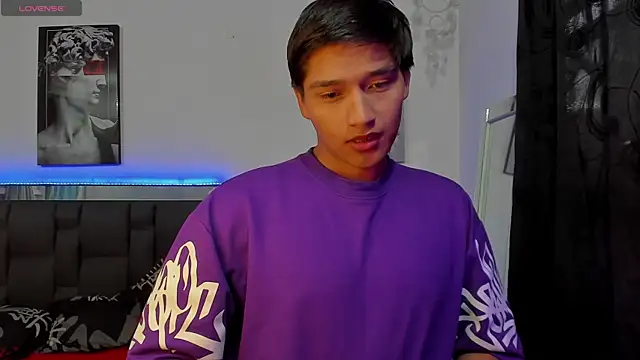 Snapshot of jualian- chatting on October 25, 10:04 pm jualian- online show from October 25, 10:04 pm