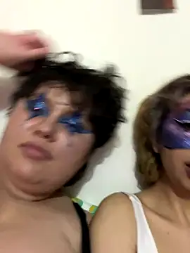 Snapshot of Ellie_Raven chatting on October 31, 11:00 am Ellie Raven online show from October 31, 11:00 am