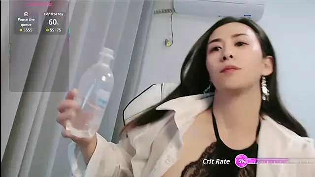 judyli online show from November 8, 12:00 am