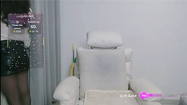 judyli online show from December 15, 11:58 am