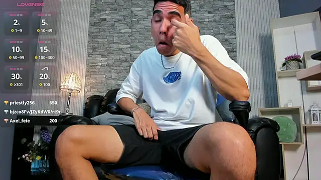 zack joness18 online show from May 3, 4:29 am