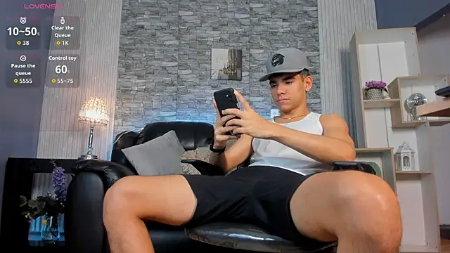 zack joness18 online show from July 31, 4:56 am