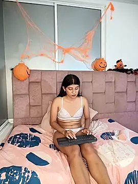 Snapshot of YeseniaRodriguez3 chatting on October 25, 9:42 pm YeseniaRodriguez3 online show from October 25, 9:42 pm