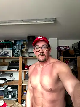 Snapshot of Gentleman_36 chatting on October 25, 8:00 am Gentleman 36 online show from October 25, 8:00 am