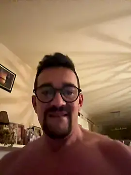 Snapshot of Gentleman_36 chatting on October 26, 8:26 pm Gentleman 36 online show from October 26, 8:26 pm