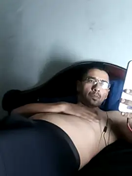 Leocuma82 online show from November 2, 3:20 am