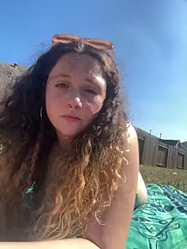 Snapshot of sugasunny04 chatting on February 16, 7:32 pm sugasunny04 online show from February 16, 7:32 pm