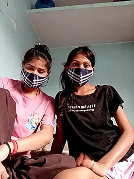 Snapshot of mona-33 chatting on November 3, 4:25 am mona-33 online show from November 3, 4:25 am