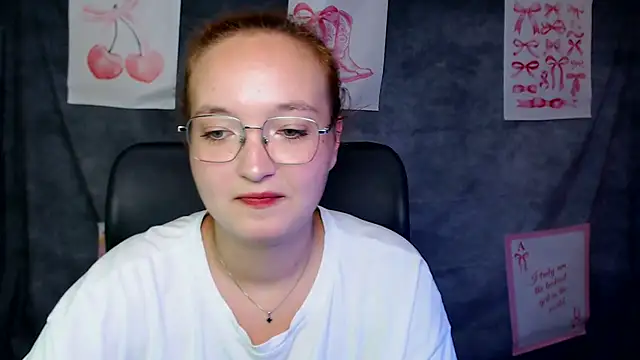 Snapshot of MissAriaa chatting on August 3, 12:21 pm MissAriaa online show from August 3, 12:21 pm