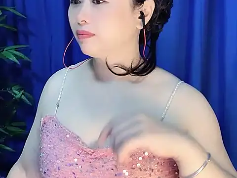 Snapshot of yaoyao22678 chatting on November 6, 2:01 am yaoyao22678 online show from November 6, 2:01 am