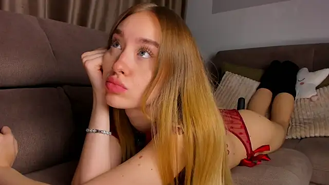 SugarSkye online show from December 21, 6:15 pm