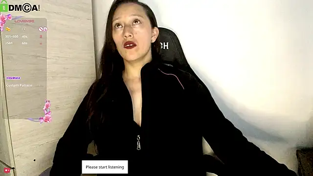 Snapshot of Sunshine_e chatting on November 10, 8:19 pm Sunshine e online show from November 10, 8:19 pm