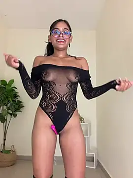lizzakennedy online show from August 5, 2:09 pm