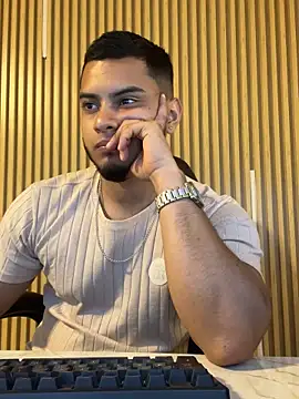 Tiler wolker online show from November 21, 1:04 am