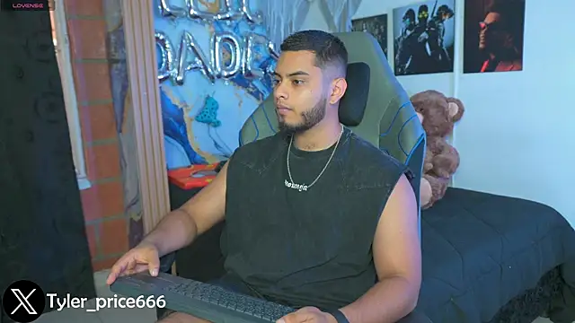 Tiler wolker online show from January 18, 10:57 pm