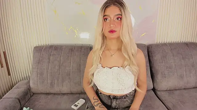 NhoanBrunette online show from April 28, 2:33 pm
