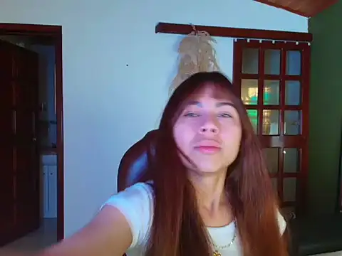 Snapshot of Romina_Lazaro chatting on October 27, 1:26 pm Romina Lazaro online show from October 27, 1:26 pm