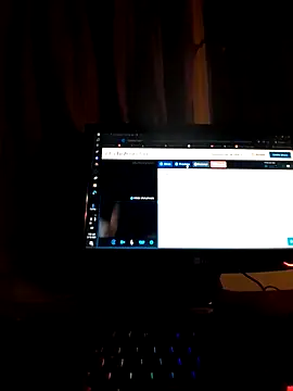 Snapshot of lucca1x chatting on May 16, 10:01 am lucca1x online show from May 16, 10:01 am