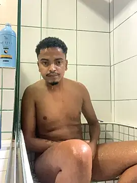 Snapshot of theboy18_ chatting on October 25, 8:14 pm theboy18  online show from October 25, 8:14 pm