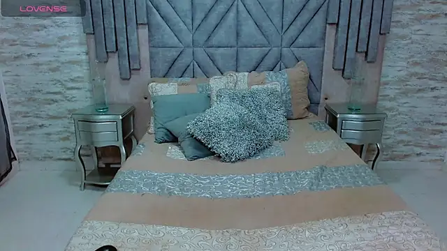 Snapshot of chairahot2 chatting on November 18, 1:04 pm chairahot2 online show from November 18, 1:04 pm